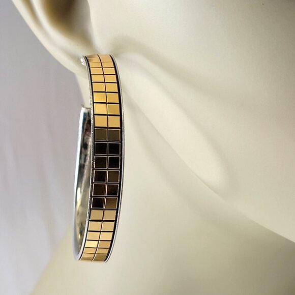 Tile Pattern Gold Tone Round Hoop Earrings - Picture 4 of 11